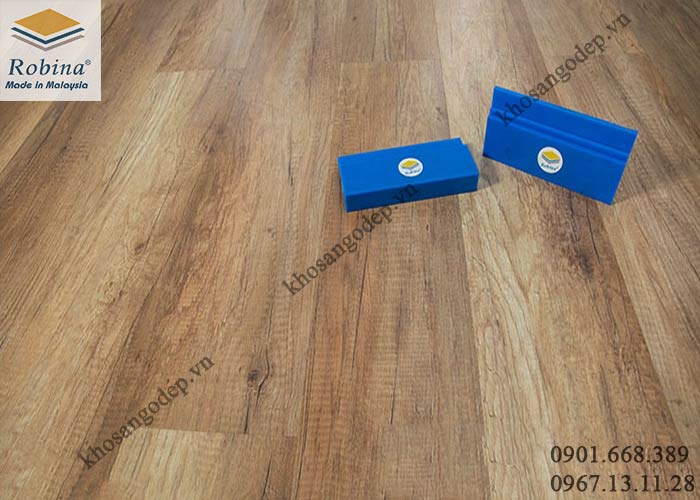 Sàn gỗ công nghiệp Robina 12mm O17